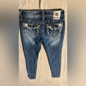 Low rise miss me skinny jeans, size “25